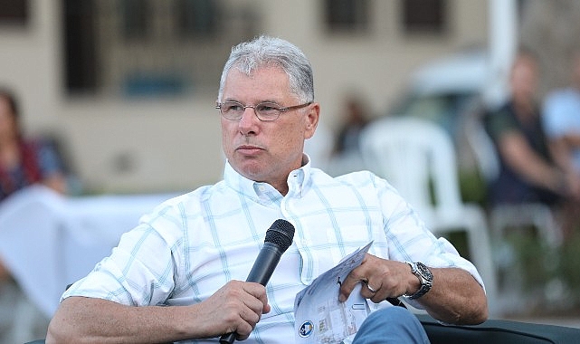 Mudanya Belediye Başkanı Deniz Dalgıç hayvanseverlere çağrı yaptı: yalvarıyorum, sokak hayvanlarını sahiplenin- Haber Şafak