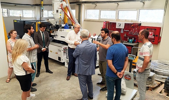 Rektör Budak, Ege Teknopark’ı ve Ege Derin Teknoloji Fabrikası’nı ziyaret etti- Haber Şafak