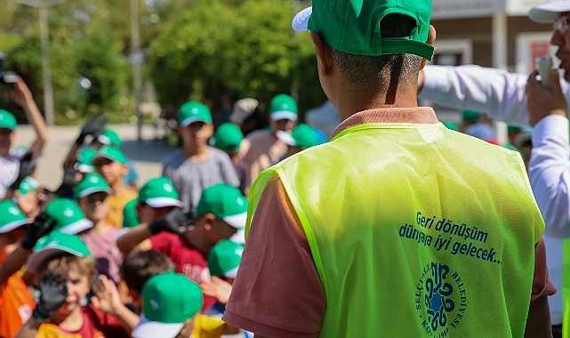 Selçuklu Belediyesi Çevre ve Sıfır Atık Platformu öncülüğünde Selçuklu Merkez Camii yaz kuran kursu öğrencileri tarafından Şeyh Şamil Mahallesi’nde çevre temizliği etkinliği gerçekleştirildi- Haber Şafak