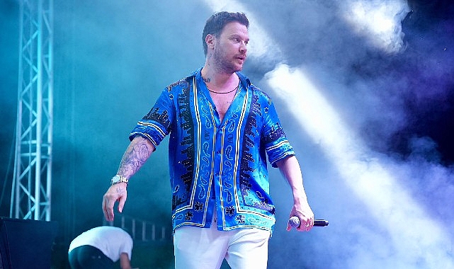 Sinan Akçıl’dan Görkemli Açılış Konseri: 20 Bin Manisalı İle Coşkulu Gece- Haber Şafak