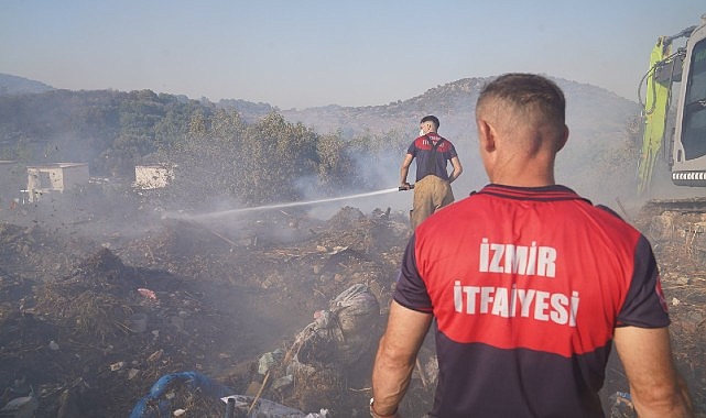 Urla’da çıkan yangına müdahale sürüyor- Haber Şafak