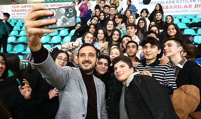 “Bağcılar Belediyesi’nden üniversite öğrencilerine 10 bin TL başarı ödülü”- Haber Şafak