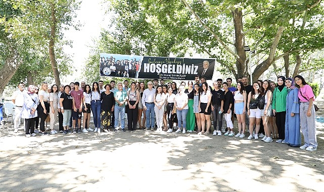 Burhaniye Belediyesi’nden üniversitelilere burs desteği.- Haber Şafak