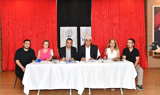 Çiğli’de Memurları Sevindiren İmza- Haber Şafak