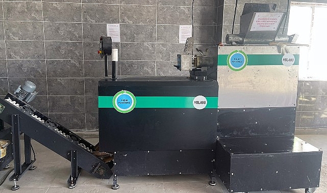 Çorlu Belediyesi tarafından hizmete sunulan Geçici Hayvan Bakımevi bünyesindeki Mama Üretim Tesisi kuru mama üretimini sürdürüyor.- Haber Şafak