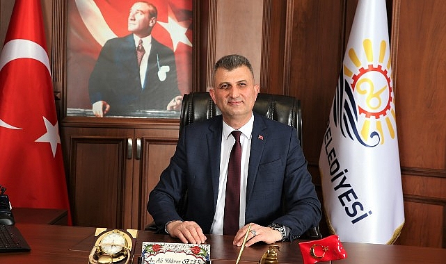Gölcük Belediye Başkanı Ali Yıldırım Sezer, yayınladığı mesaj ile hemşehrileri ve tüm İslam aleminin Mevlid kandilini kutladı.- Haber Şafak