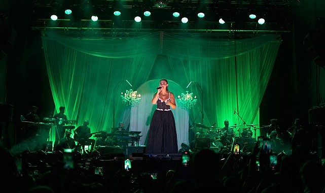 İEF Çim Konserleri’nde Derya Bedavacı’yla İzmir rüzgarı- Haber Şafak