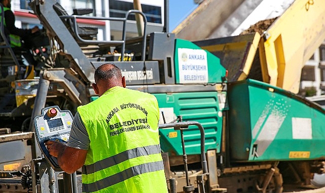 Keçiören’de hummalı yol çalışması.- Haber Şafak