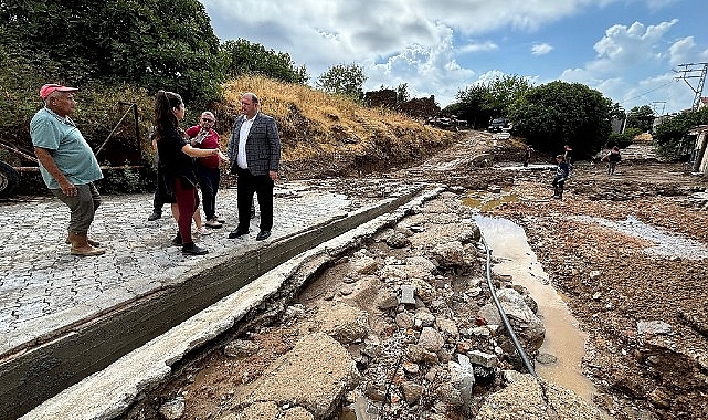 Menderes Belediye Başkanı İlkay Çiçek, sel felaketinden dolayı mağdur olan mahalleleri ziyaret etti, yardım çalışmalarını inceledi- Haber Şafak