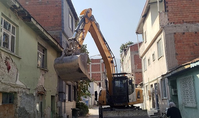 Osmangazi’de metruk bina temizliği- Haber Şafak