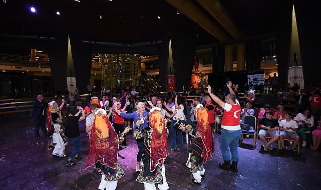 Osmangazililer, Atatürk’ün sevdiği şarkıları dinledi- Haber Şafak