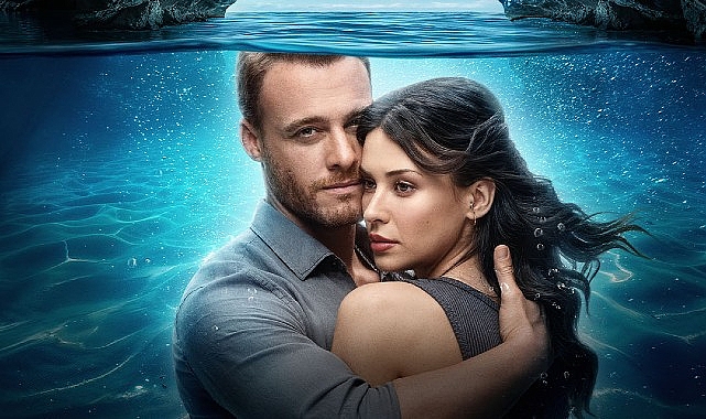 Prime Video, Başrollerinde Kerem Bürsin ve Devrim Özkan’ın Yer Aldığı Mavi Mağara’nın Yayın Tarihini ve Afişini Paylaştı- Haber Şafak