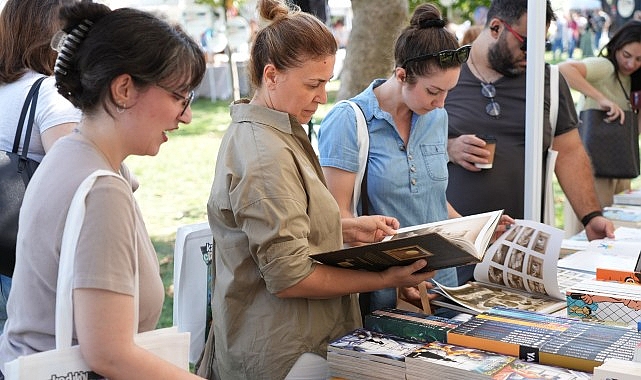 Şehre renk katan Kadıköy Çizgi Festivali başladı.- Haber Şafak