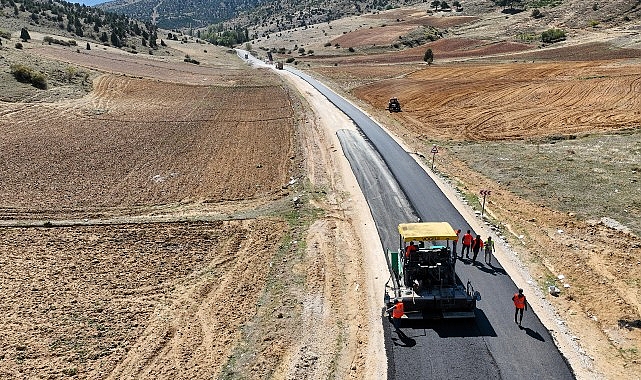 Selçuklu Belediyesi sürdürdüğü yol genişletme ve sıcak asfalt çalışmaları ile dış mahallelerin yol kalitesini ve ulaşım konforunu arttırıyor- Haber Şafak