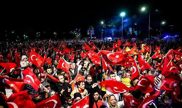 Aliağalılar Cumhuriyet Bayramı’nı Cumhuriyet Meydanı’nda Kutladı- Haber Şafak