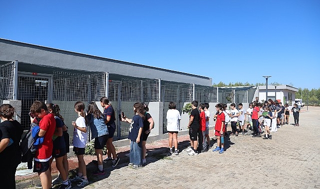 Antalya Büyükşehir Belediyesi Sokak Hayvanları Bakımevi’ne öğrencilerden ziyaret- Haber Şafak
