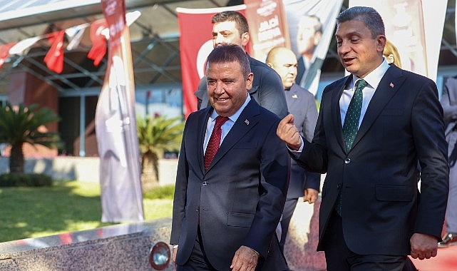 Antalya Valisi Şahin’den Antalya Kitap Fuarı’na ziyaret   Cumhuriyet ve kitap coşkusu bir arada- Haber Şafak