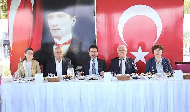 Başkan Önal, muhtarlarla buluştu: “Bayraklı için gece gündüz çalışıyoruz”- Haber Şafak