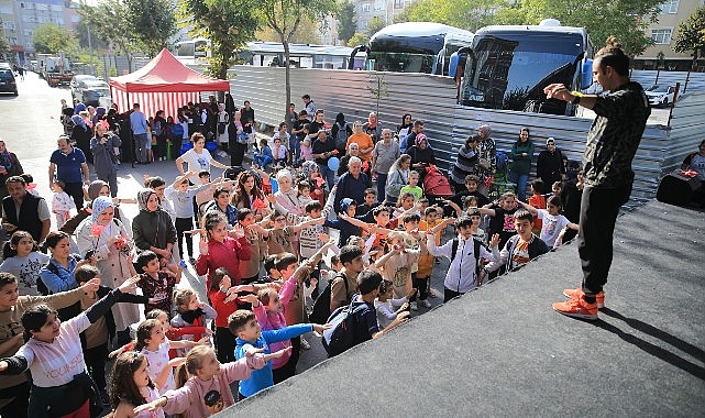 Çocuklar, Cumhuriyet Otobüsü ile doyasıya eğlendi- Haber Şafak