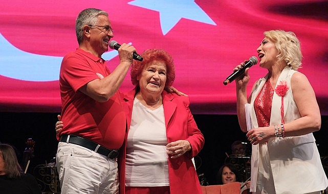 Cumhuriyet Bayramı Kemer’de Selda Bağcan ile coşkuyla kutlandı- Haber Şafak