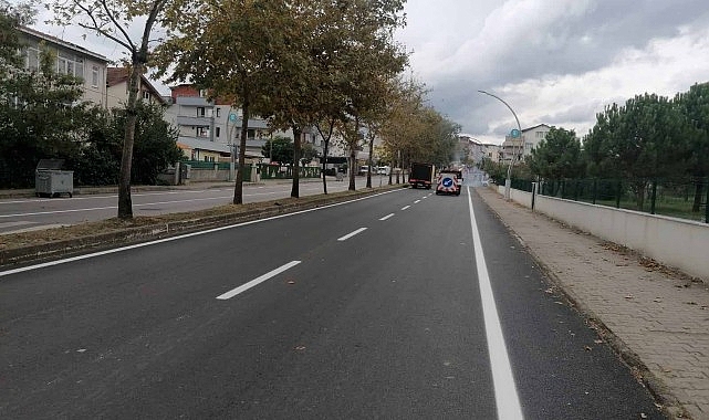 Derince Ertuğrul Gazi Caddesi’nde yol çizgileri çizildi- Haber Şafak