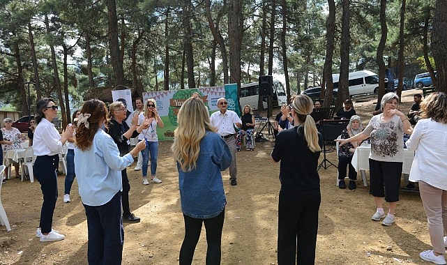 Huzurevi sakinleri yaza  piknikle veda etti- Haber Şafak