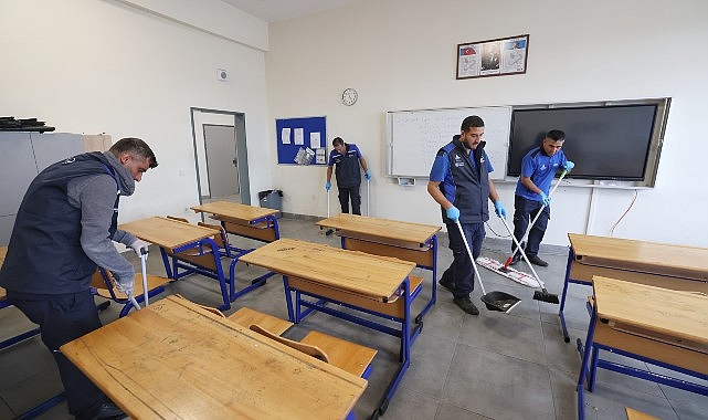 İBB, Bir Haftada 65 Bin Öğrencinin Okulunu Temizledi- Haber Şafak