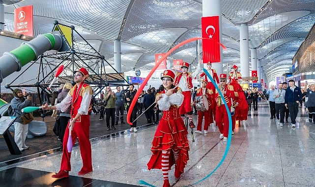 İGA İstanbul Havalimanı misafirlerini ‘Cumhuriyet coşkusu’na ortak ediyor- Haber Şafak
