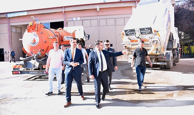 Kahramankazan Belediye Başkanı Selim Çırpanoğlu, Fen İşleri Müdürlüğü personeli ile kahvaltı etkinliğinde bir araya geldi.- Haber Şafak