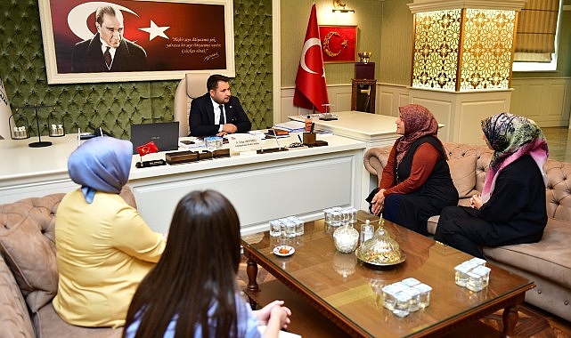 Kahramankazan Belediye Başkanı Selim Çırpanoğlu, Halk Günü’nde ilçe sakinleriyle bir araya gelmeyi sürdürüyor.- Haber Şafak