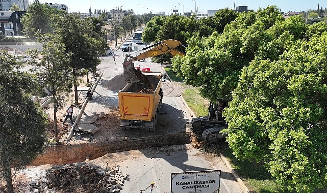 Kardeş Kentler Caddesi’nde kazalara neden olan kurp düzeltiliyor- Haber Şafak