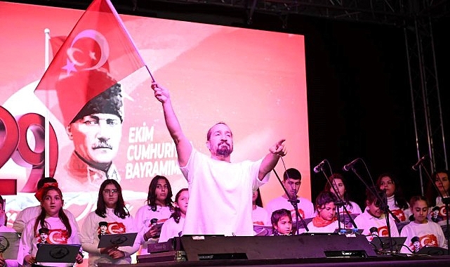 Kartepe’de Doğukan Manço ile Cumhuriyet Bayramı Coşkusu- Haber Şafak