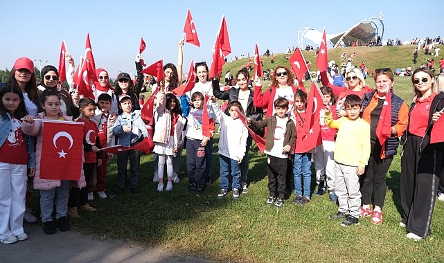 Kocaeli’de binler ‘Cumhuriyet’ aşkına koştu- Haber Şafak