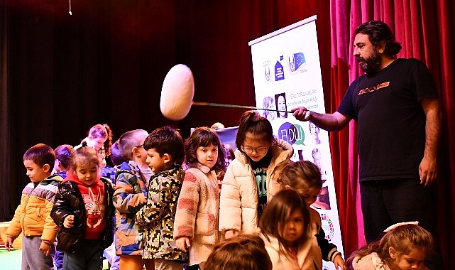 Minikler kukla oyunu izledi- Haber Şafak