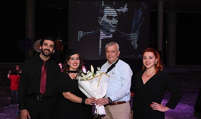 Osmangazi Belediyesi’nden milli duyguları kabartan müzikal- Haber Şafak