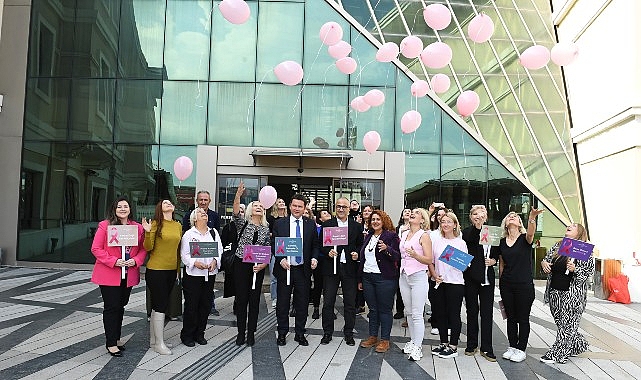 Pembe balonlar meme kanserine farkındalık için uçuruldu- Haber Şafak