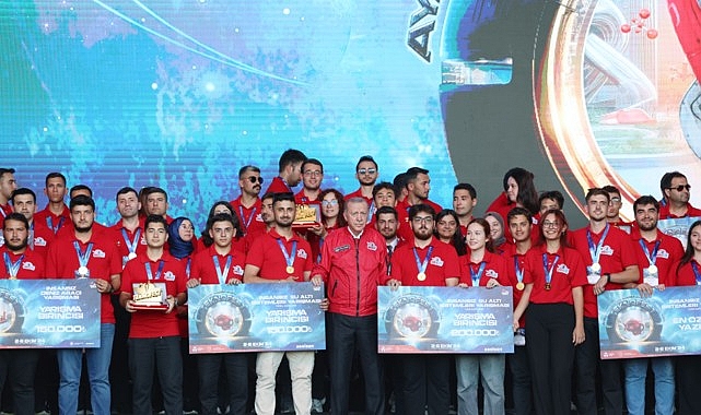 Teknolojinin şampiyonları ödüllerini Cumhurbaşkanı Erdoğan’ın elinden aldı- Haber Şafak