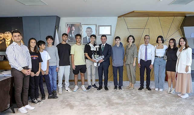 Üniversite ve Liseli gençlerden Başkan Önal’a teşekkür ziyareti- Haber Şafak