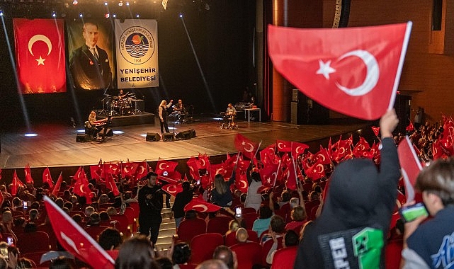 Yenişehir Belediyesi Cumhuriyet Bayramı’nda Suavi’yi Mersinlilerle buluşturdu- Haber Şafak