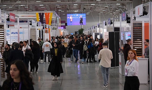 3. İstanbul Kariyer Fuarı, bu yıl da iş arayanların akınına uğradı.- Haber Şafak