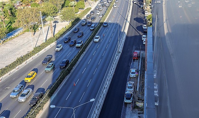 Bayraklı’da yol ve köprü yenileme çalışmaları sürüyor- Haber Şafak