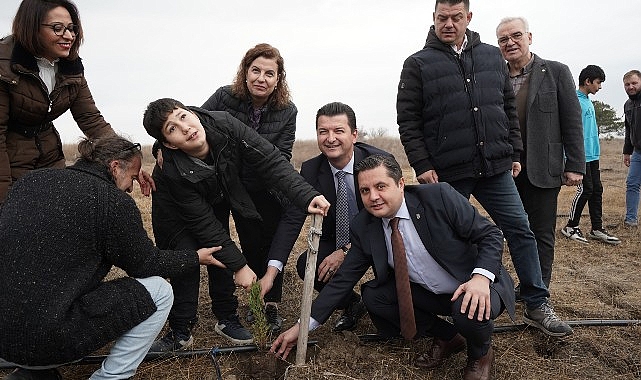 Bin adet fidan öğretmenler için toprakla buluştu- Haber Şafak