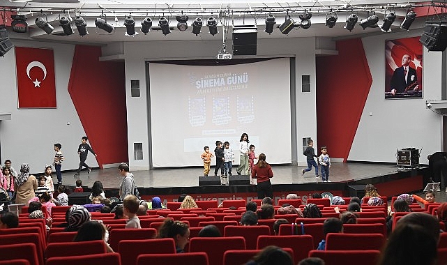 Büyükşehir Çocuklar ve Yetişkinlere Sinema Keyfi Yaşattı!- Haber Şafak