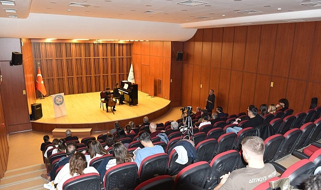 EÜ DTMK’de  “Viyolonsel Dinletisi” ile kulakların pası silindi- Haber Şafak