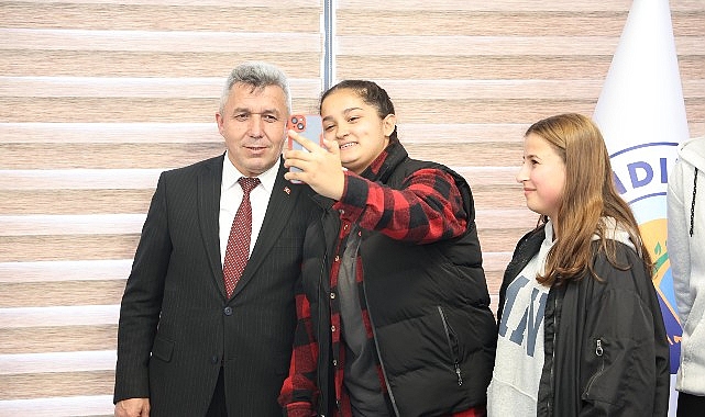 Kandıra Şehit Yavuz Sonat Güzel Mesleki ve Teknik Anadolu Lisesi Öğrencilerinden Başkan Ölmez’e Ziyaret- Haber Şafak