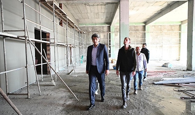 Kartepe Belediye Başkanı Av.M.Mustafa Kocaman, yapımı hızla devam eden Kartepe İtfaiye Müfreze binası çalışmalarını yerinde inceledi. – Haber Şafak