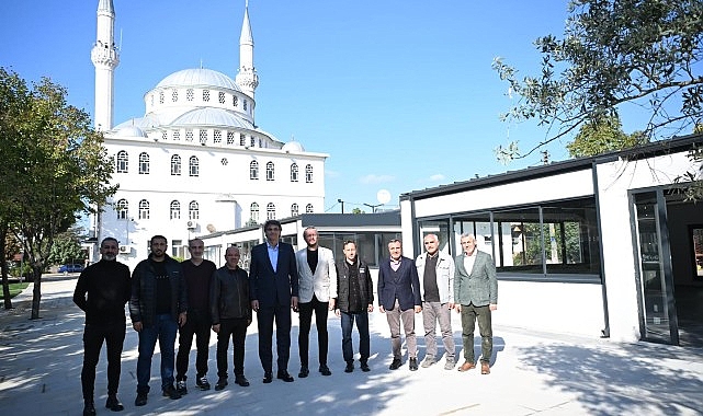 Kartepe Belediye Başkanı Av.M.Mustafa Kocaman, yapımı hızla devam eden Köseköy Meydan Projesi’nde incelemelerde bulundu.- Haber Şafak