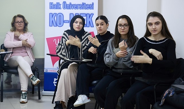 Kız isteyebilmek için işaret dili öğrendiler- Haber Şafak