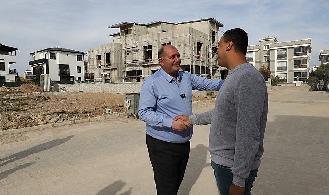 Menderes Belediye Başkanı İlkay Çiçek, hizmetleri yerinde takip ediyor. – Haber Şafak