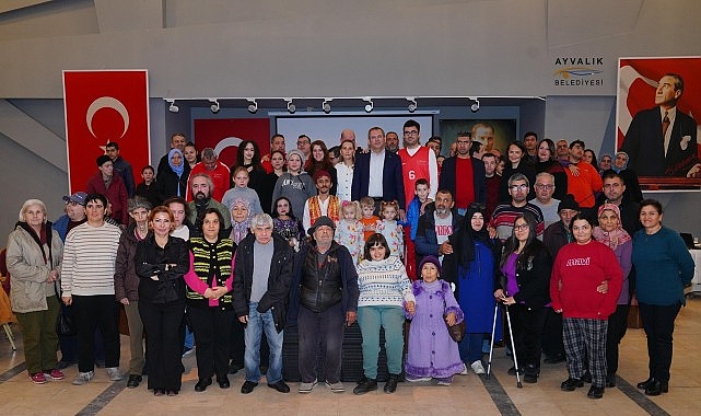 3 Aralık Dünya Engelliler Günü’nde engelliler ve aileleri buluştu, gönüllerince eğlendi- Haber Şafak